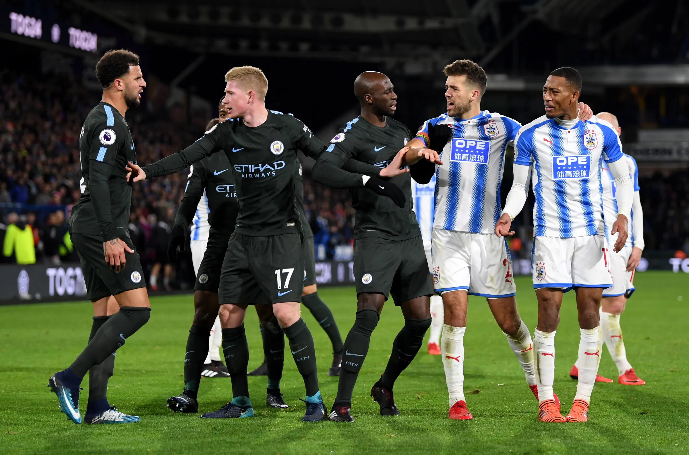 Cuộc đụng độ Huddersfield Town vs Manchester City