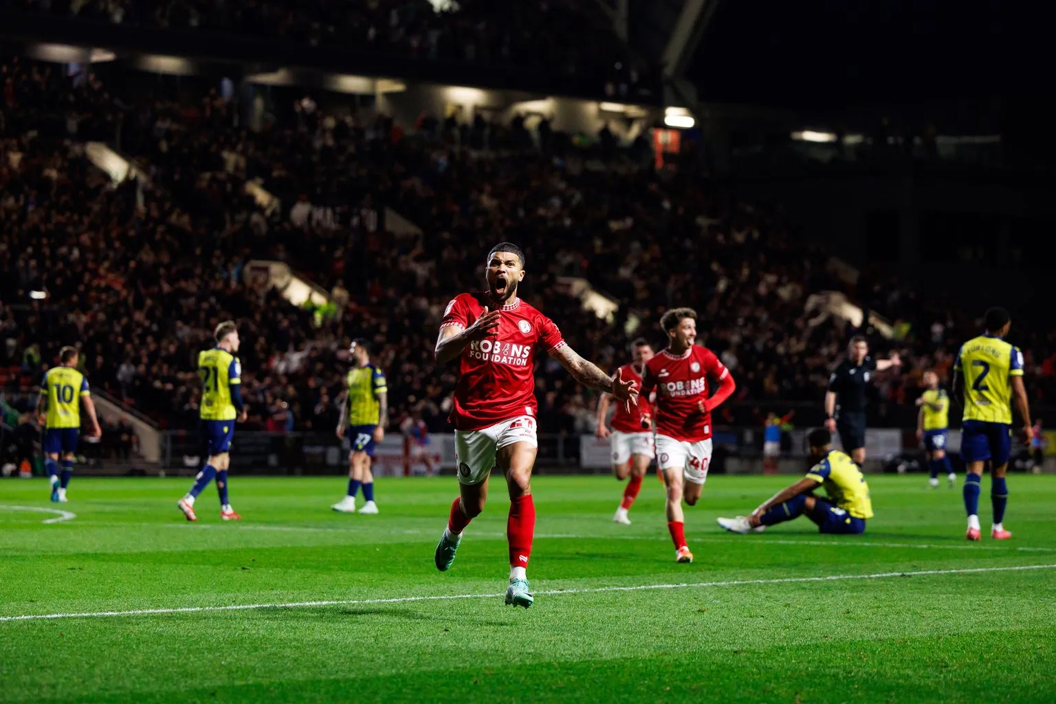 Màn chạm trán Charlton Athletic vs West Bromwich