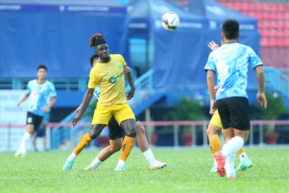 Màn so tài TTBD Phù Đổng vs Sông Lam Nghệ An