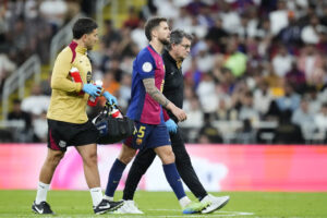 Inigo Martinez gặp chấn thương phải nghỉ dài hạn.