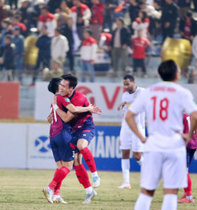 Việt Anh ăn mừng sau khi ghi bàn vào lưới Hà Tĩnh. Ảnh: Minh Tuấn