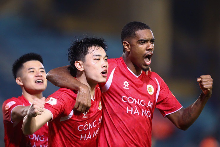 Hà Nội vs PVF-CAND