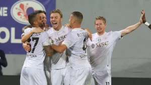 Màn so tài Napoli vs Eintracht Frankfurt