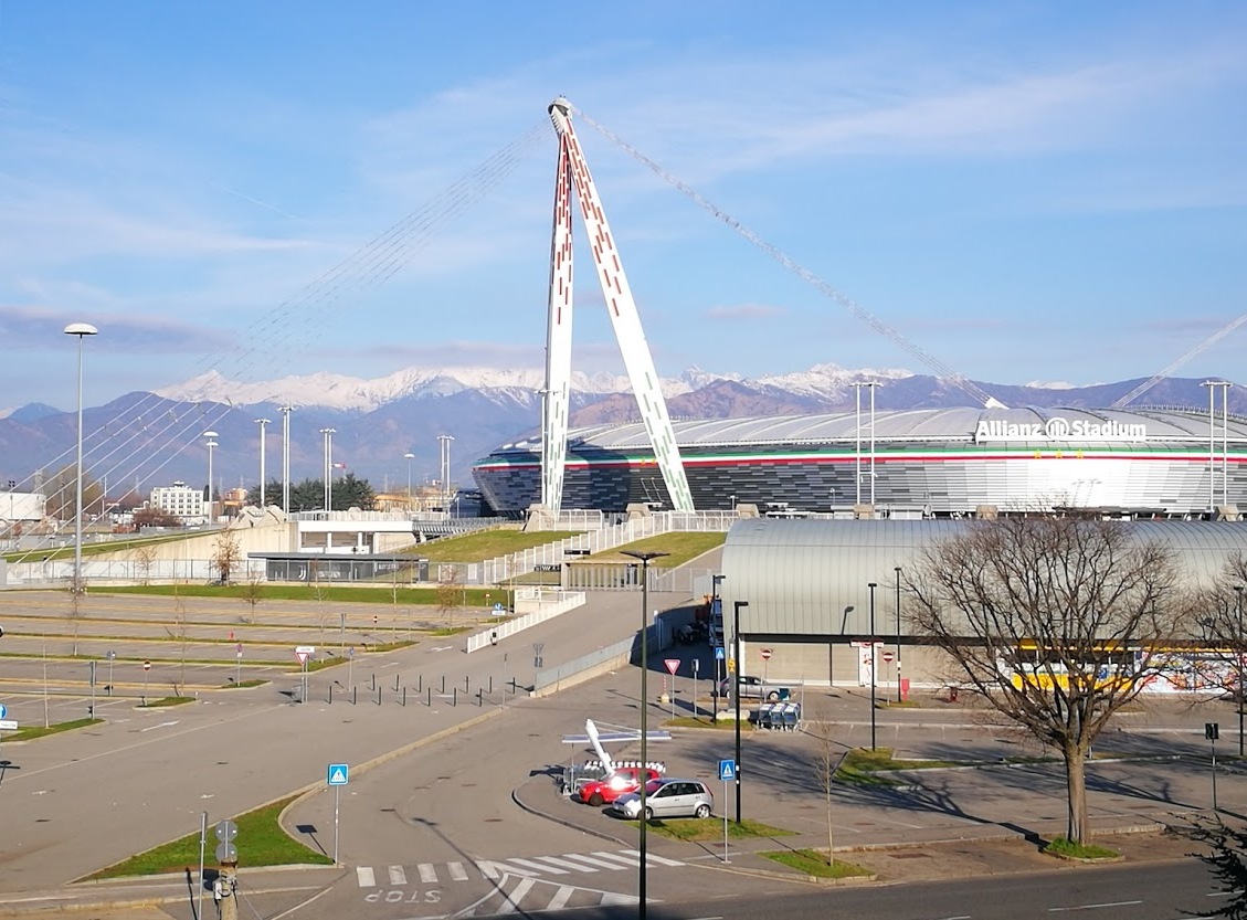 Toàn cảnh bên ngoài sân Allianz của Juventus tại Turin