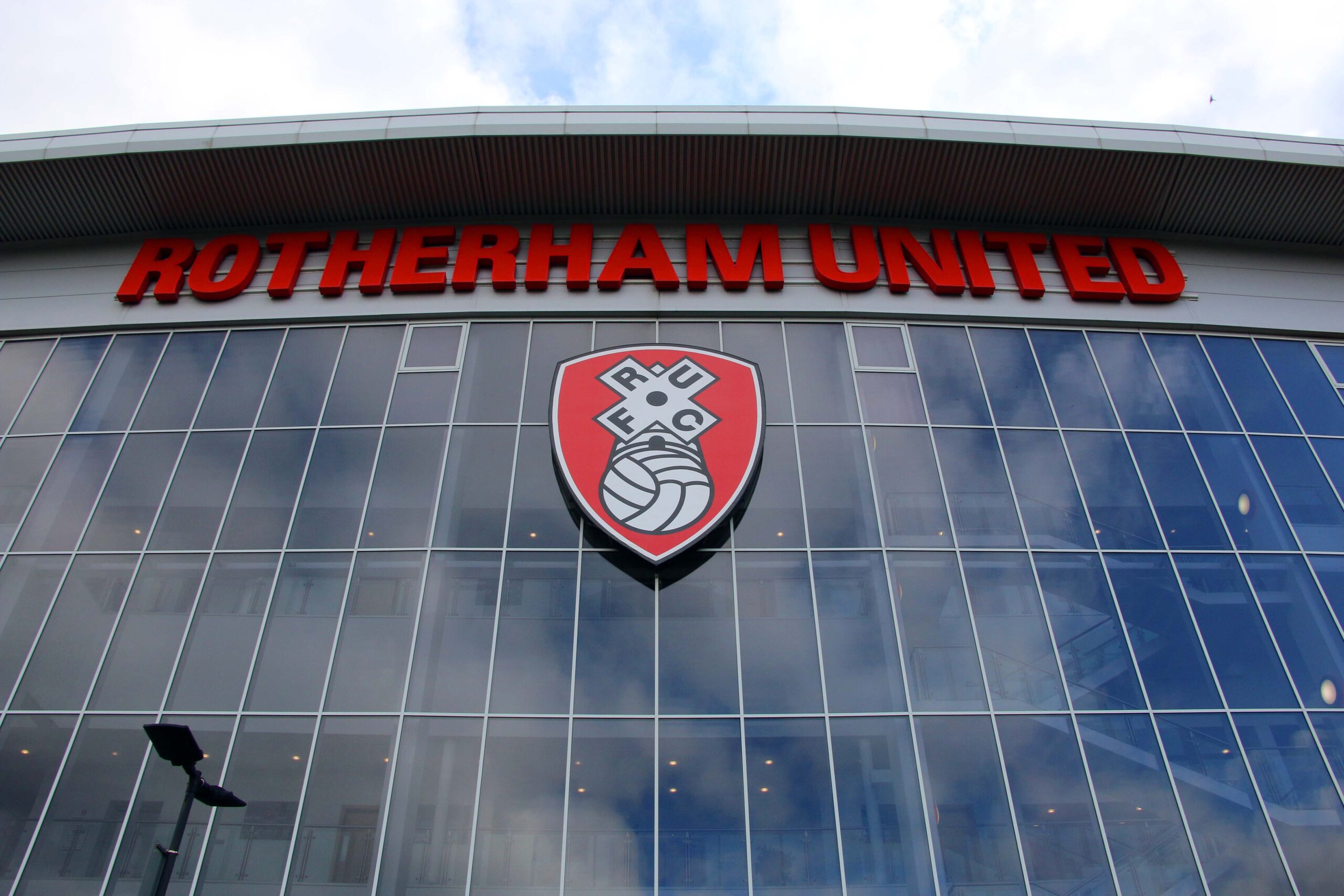 Sân New York Stadium của Rotherham United tại Anh