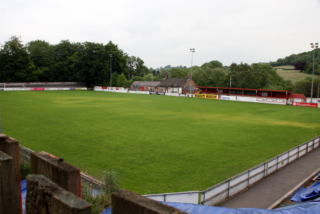 Sân bóng của Sheffield FC tại Dronfield trong hệ thống non-league Anh