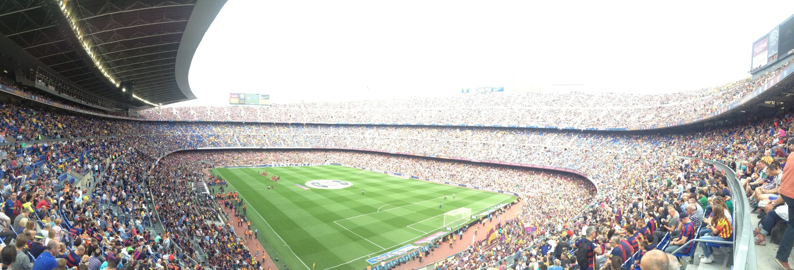 Toàn cảnh sân Camp Nou trong ngày Barcelona thắng Rayo Vallecano 5-2
