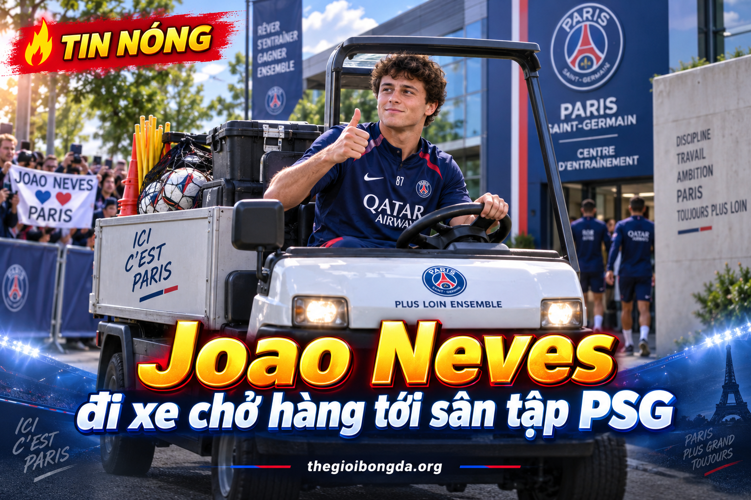 Joao Neves đi xe chở hàng tới sân tập PSG